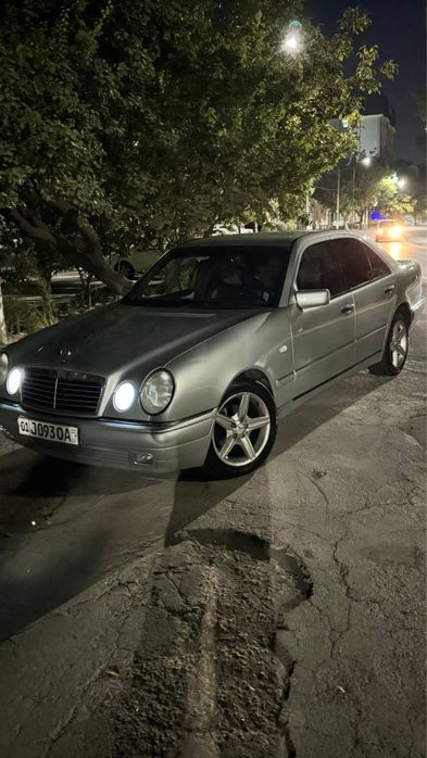 Mercedes benz w210 E200