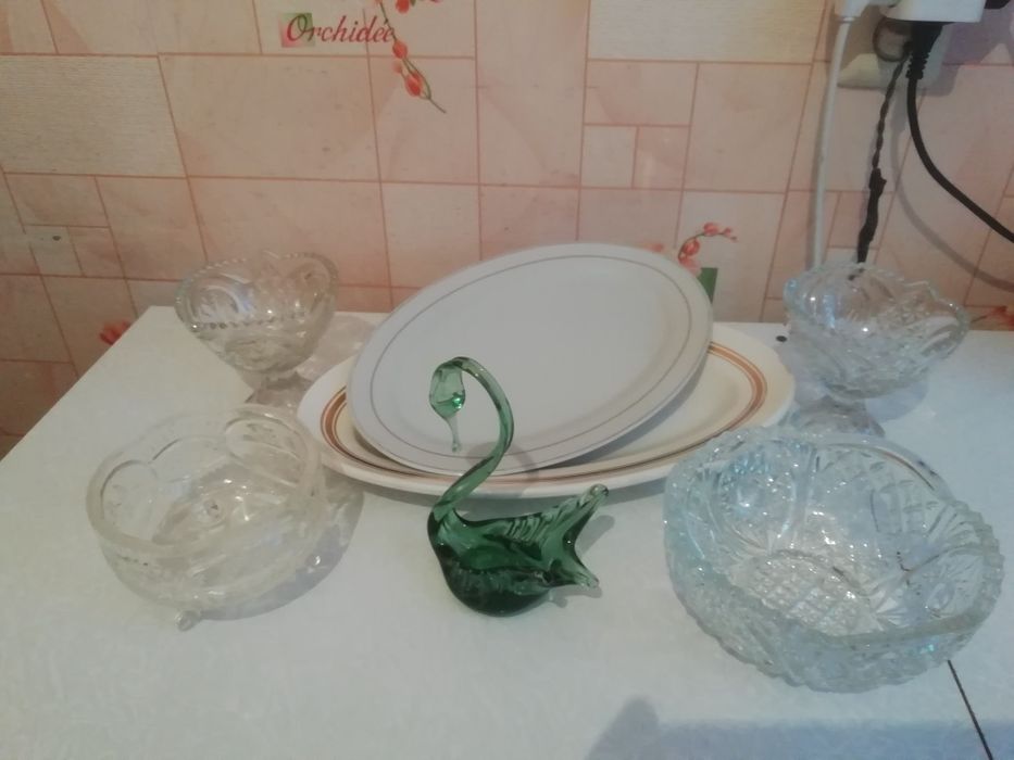 Кофеварка, лопата, грабля, тяпка.