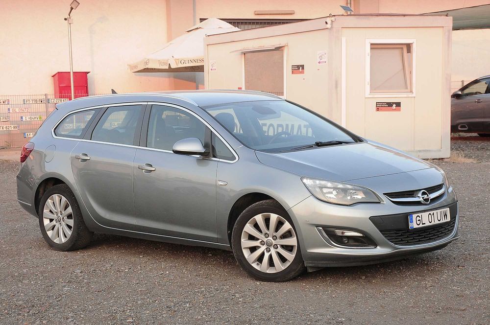 OPEL Astra J 2015 1.6CDTi 110 CP E6 6 trepte clima piele/textil, recent adus inmatriculat 06.2026 primul proprietar RO