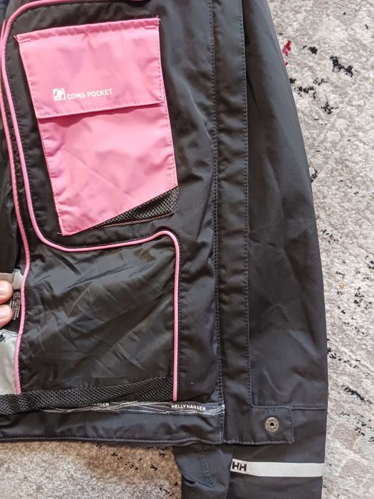 Дамско яке - ветро и водоустойчиво H/H размер XS - 59.99 лв.