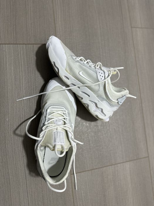 Adidasi Nike Reax