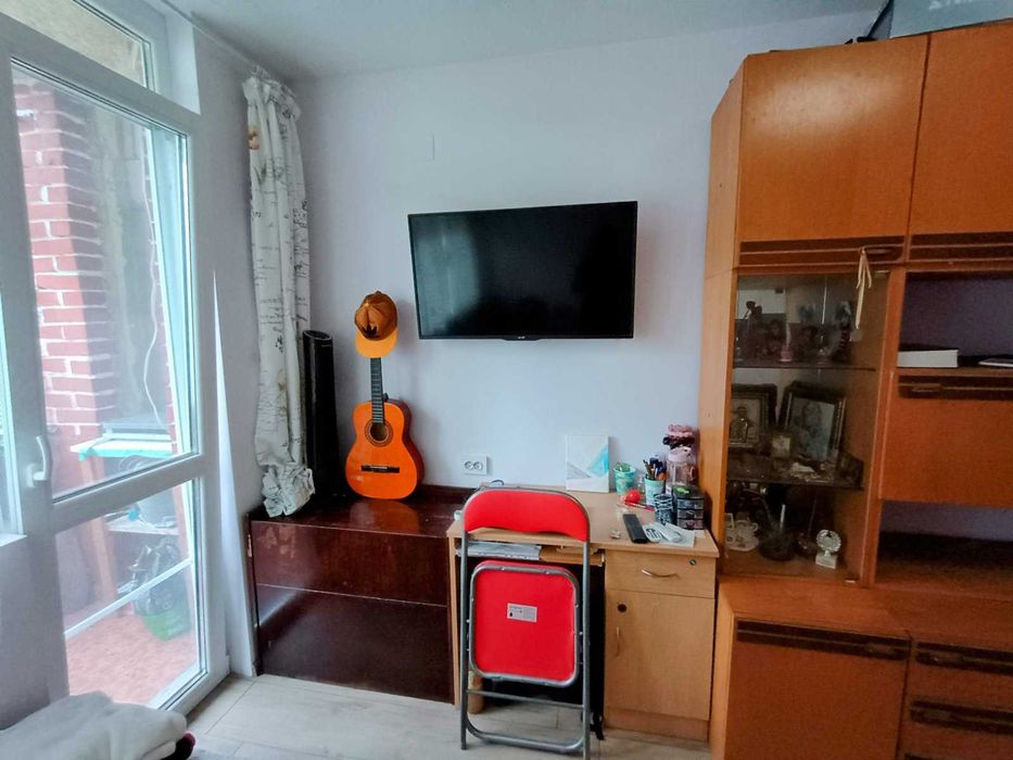 Двустаен тухлен апартамент, преустроен на тристаен