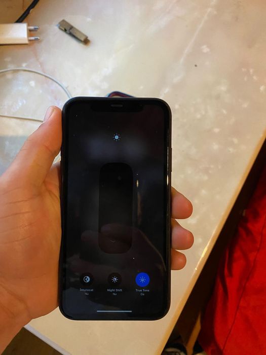 Vând sau schimb iPhone 11