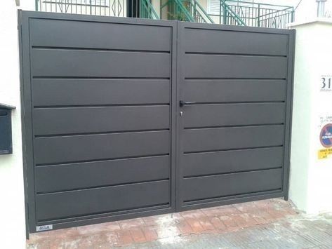 Executam porti la comanda