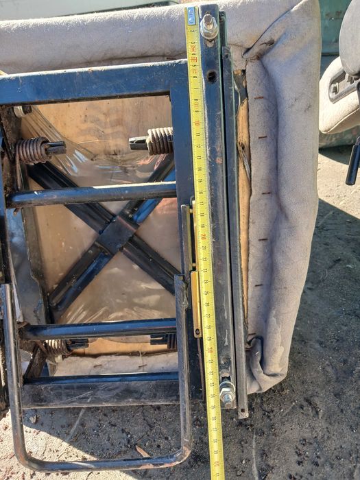 автомобильные кресла .