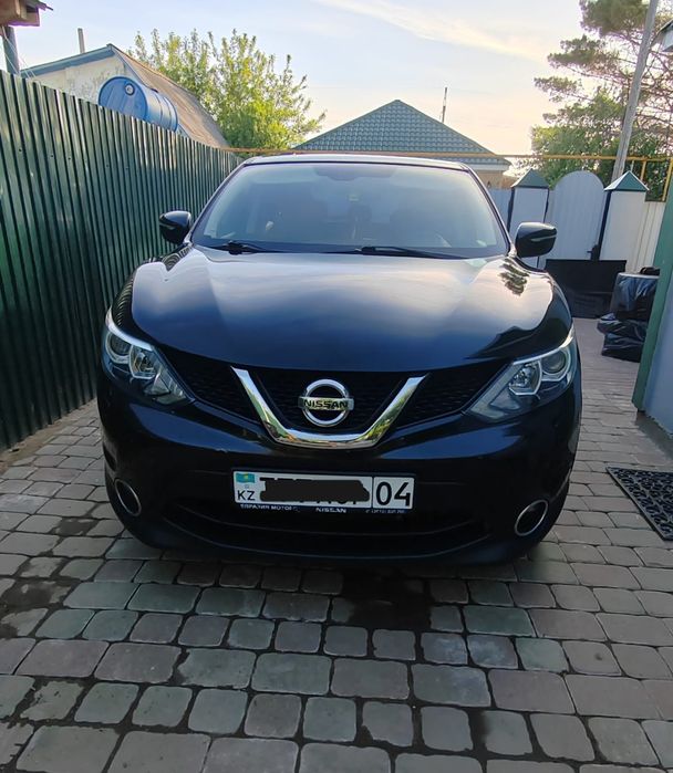 Продам автомобиль Nissan Qashqai 2014года.Черный металлик,