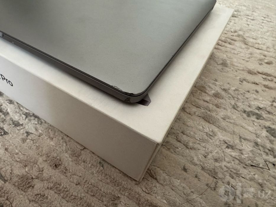 Macbook Pro M1 13inch 8/512 srochno sotiladi