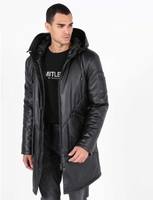 Продавам мъжко яке Colin's