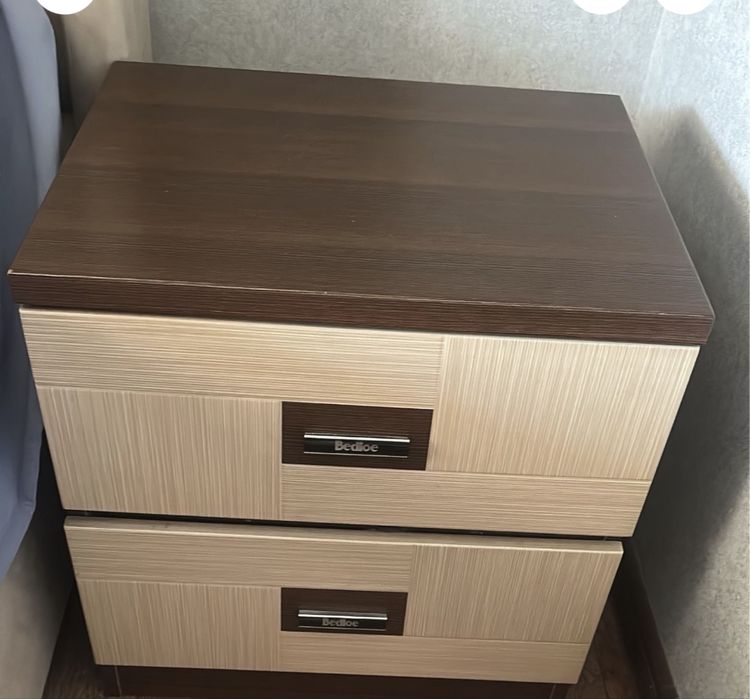 Прикроватные тумбы срочно продам