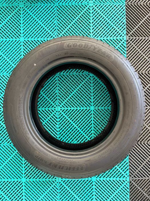 Set anvelope vara 195 65 R16c Good Year Efficient Grip Cargo 100/98H dot decembrie 2023 8.19mm