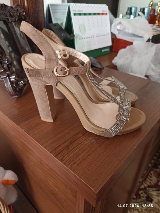 Продается босаножки хорошего качества