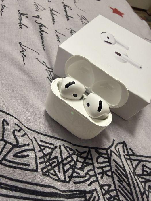 casti apple airpods 4