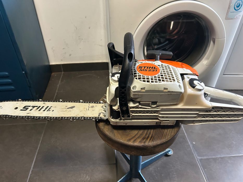 Vând Stihl MS 231 original