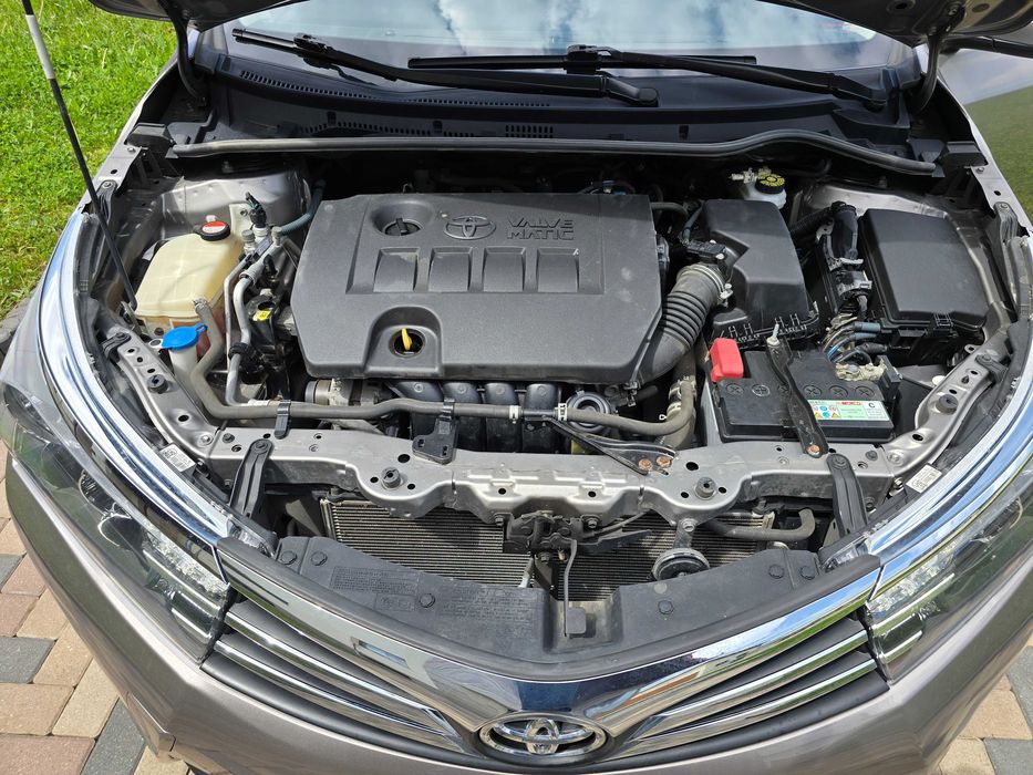 Toyota Corolla, fabricatie 2015, motor 1.6 benzină 132 CP, cutie automată