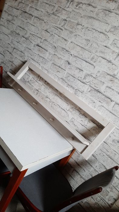 Продам вешалку дерево Nikos