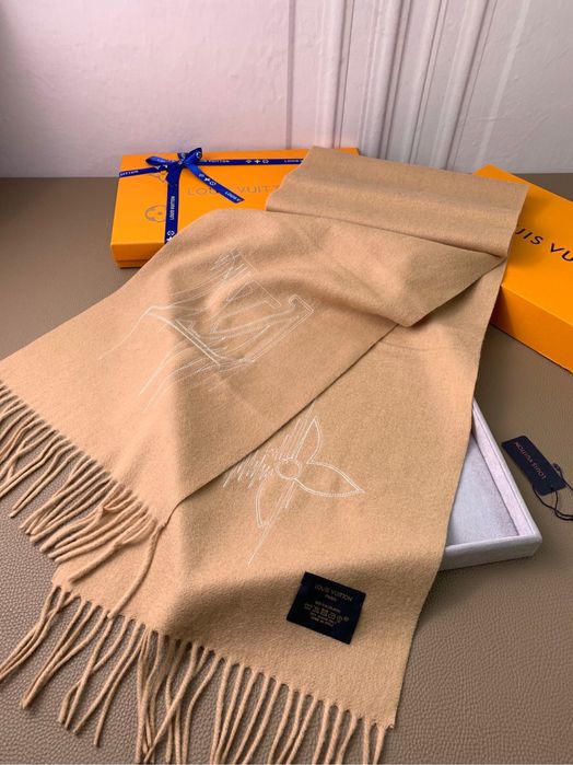 Fular Louis Vuitton , calitate premium , pe comanda , nou