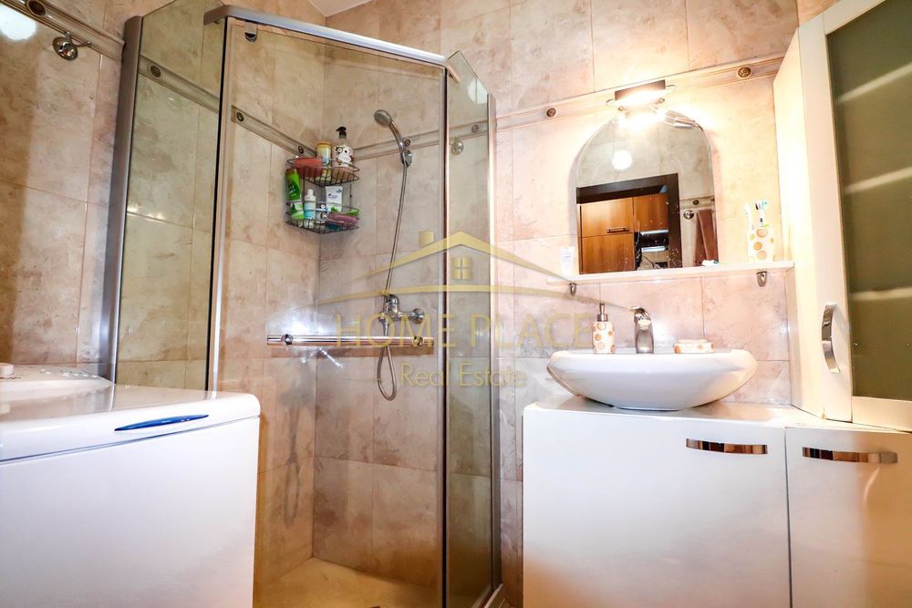 Дава се под наем Двустаен апартамент в Варна, Център - 60 кв.м за 612 € - Снимка #11