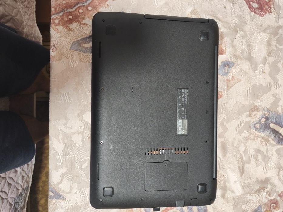 Лаптоп ASUS 15инча