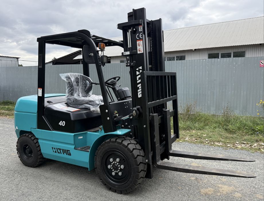 Stivuitor NOU 4 tone DIESEL