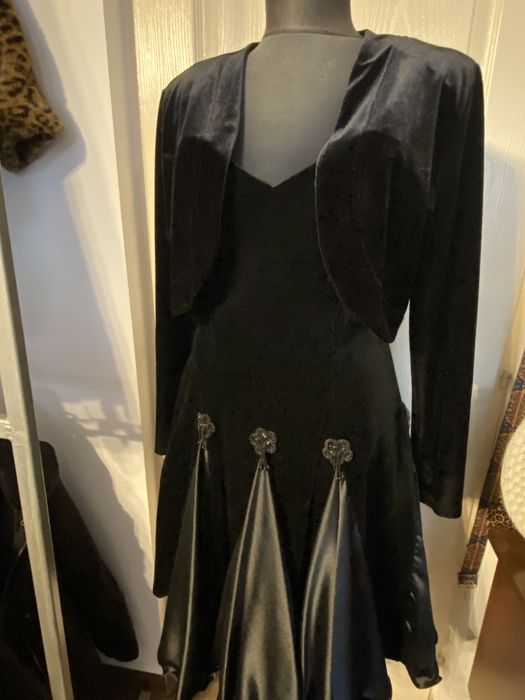 Rochie ocazie din catifea și bolero catifea neagră