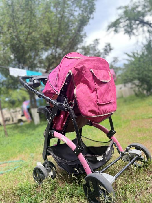 Продам детскую прогулочную коляску