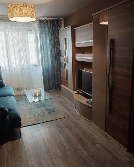 Apartament de  închiriat!!