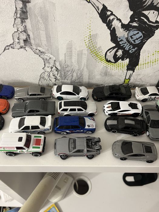Продам машинки Hot wheels
