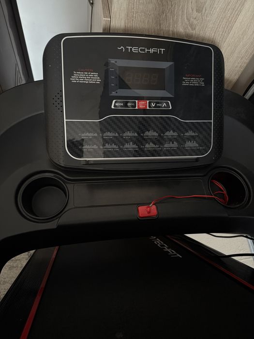 Banda de alergat TECHFIT