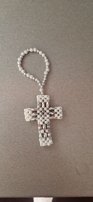 Кръстче от мъниста