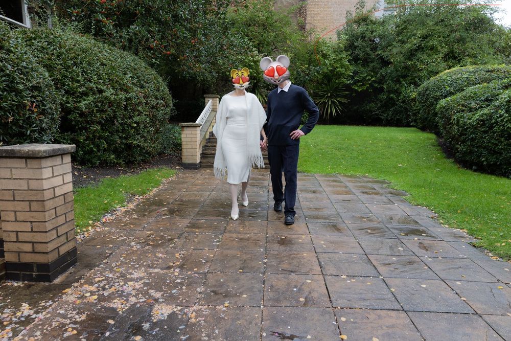 Платье-футляр миди