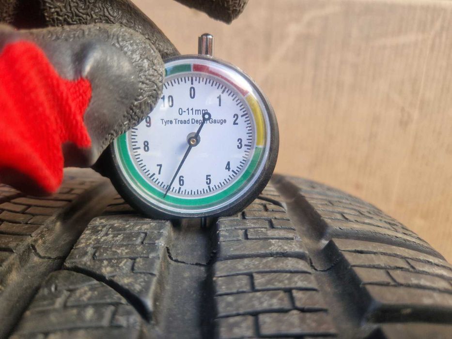2 Pirelli R19 245/45
Зимни гуми 
DOT5017
