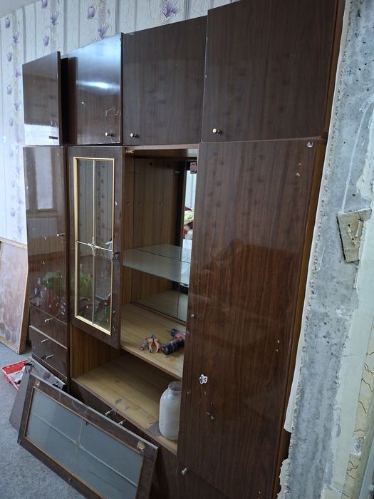 Шкаф, Стенка. Бепул олиб кетишингиз мумкин
