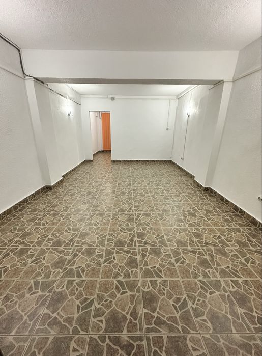 Inchiriez / Vand Garaj 27 mp Baie Zona Ultracentrala, General Magheru