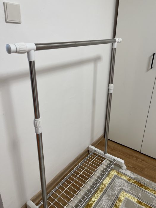 Стойка для одежды