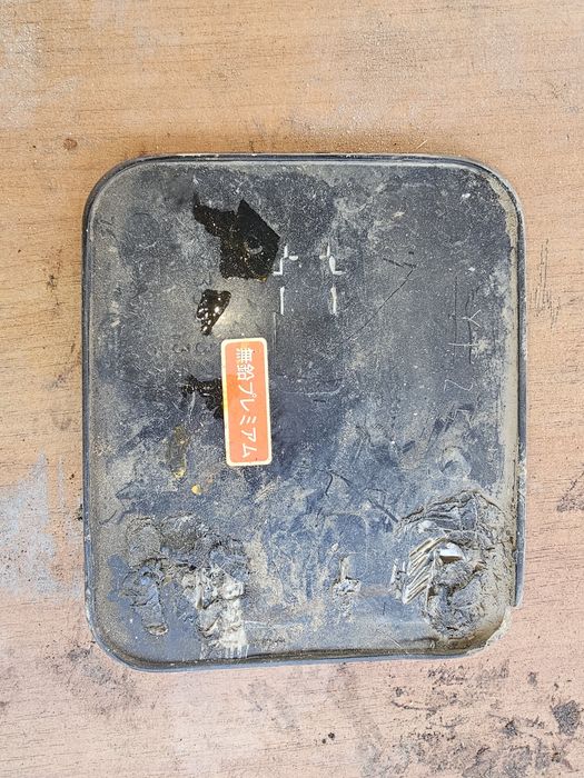 Крышка бака б/у дефектом