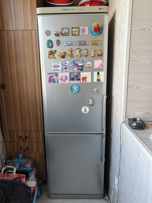 Холодильник lg продаю