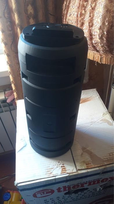 Продам манитор,клавиатуру,мышь и колонку