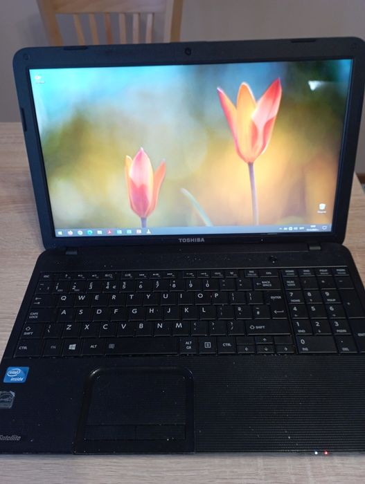 Продавам лаптоп Toshiba Satellite