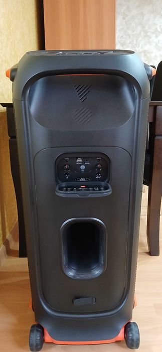 Boxa  jbl 710 ca noua