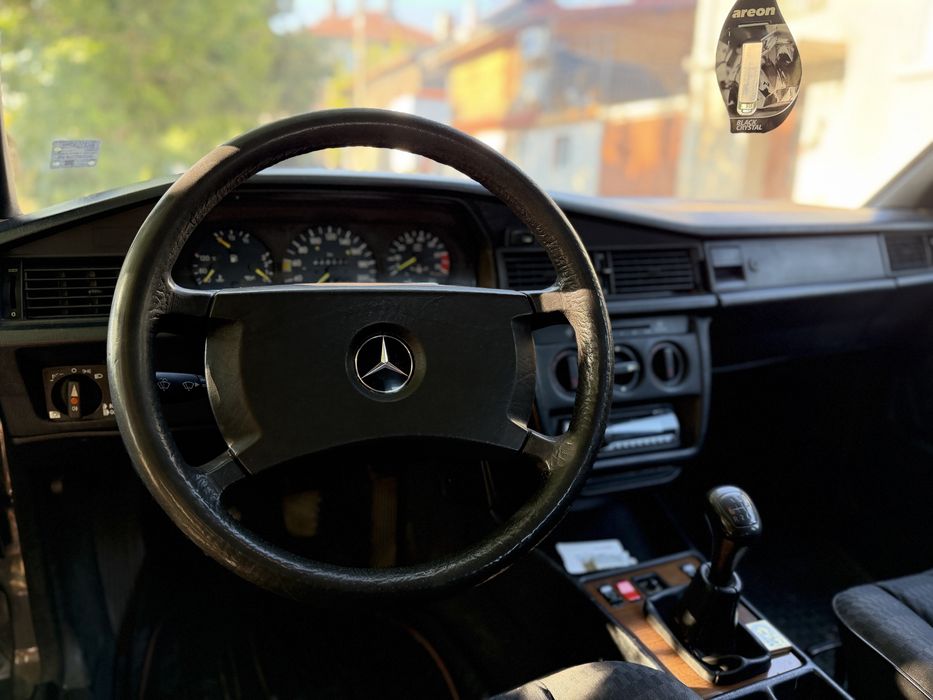 Mercedes-Benz 190E W201 2.0 Бензин | Запазен | Ръчни скорости