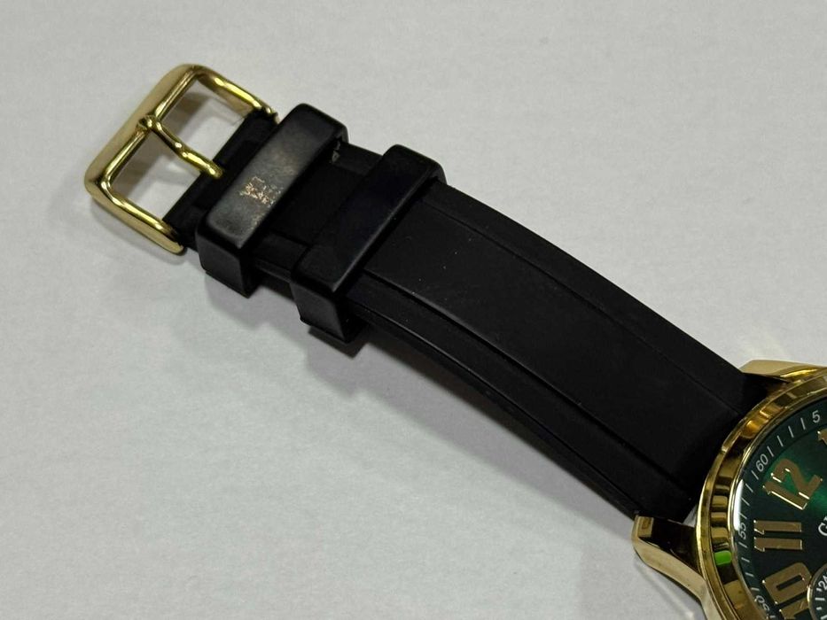 Часовник Guess GW0708G2