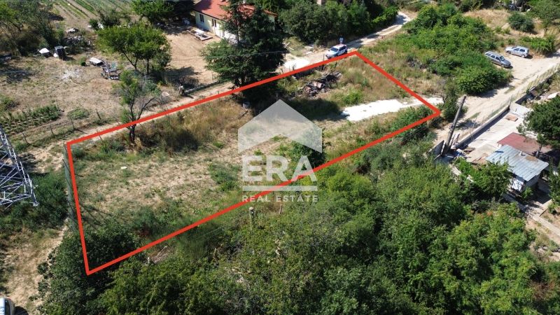 Ексклузивен урегулиран поземлен имот за продажба, с ток и вода, в м-т