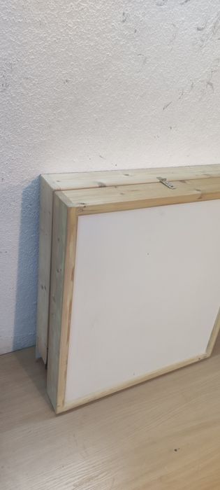 Сгъваем стенен повивалник за бебе – правен по поръчка