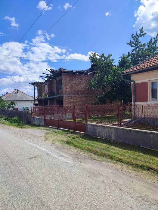 Teren cu potențial uriaș-Renovezi, Reconstruiești sau Demolezi.