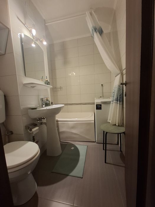 Închiriez garsoniera ultracentral