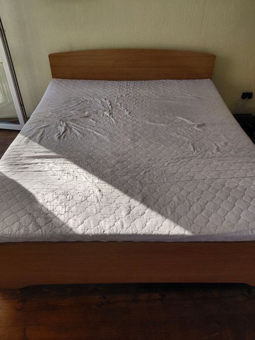 Продавам италиянски спален комплект