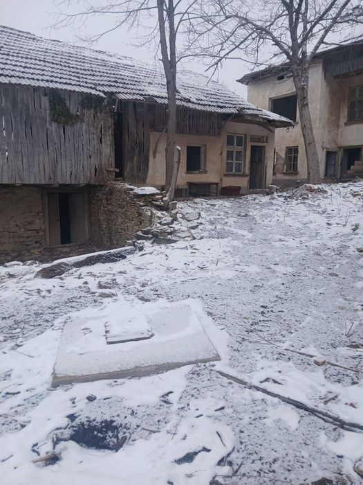 Къща на час от София