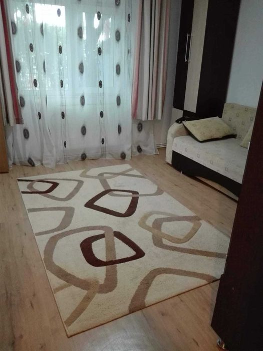 Închiriez garsonieră