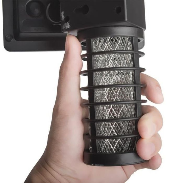 Соларна лампа против комари