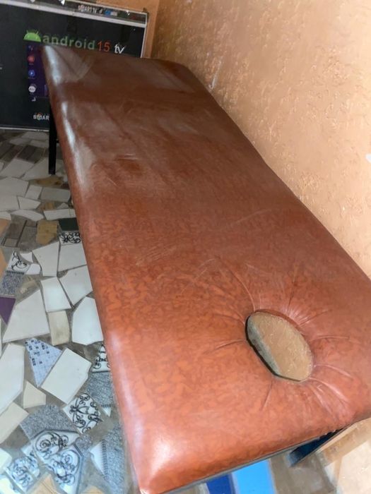 Массажная кушетка в продаже